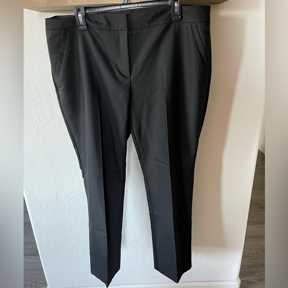 Chico’s| So Slimming Black Trouser Pants in Size 3, Short•••Classic Pants - Picture 6 of 10